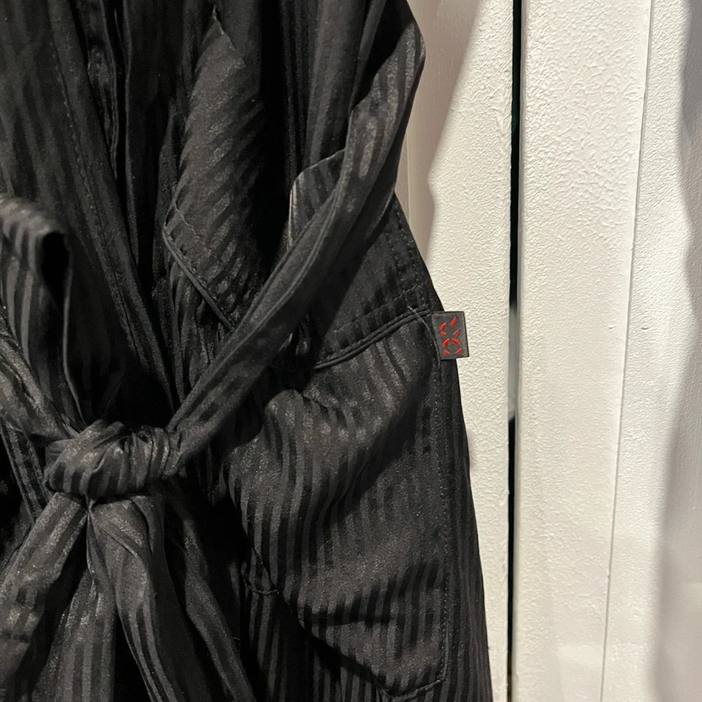 Derek Rose London Robe - Picture 8 of 9
